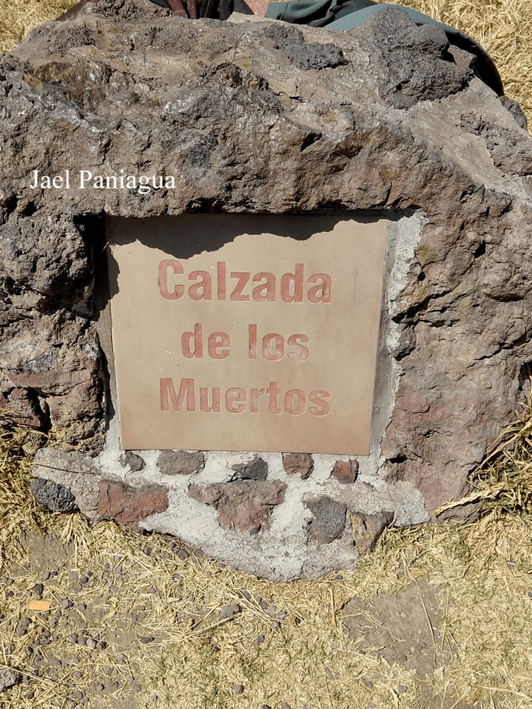 Calzada de los muertos na cidade do México