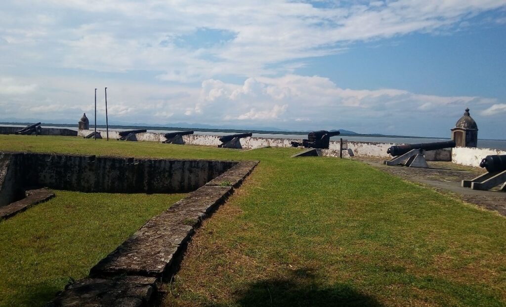 fortaleza nossa senhora dos prazeres ( Ilha do mel )