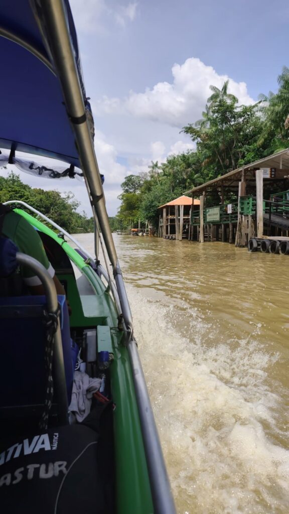 braco para chegar na Ilha do Combu em Belém do Pará, destino amazônico com passeio de barco e restaurantes ribeirinhos